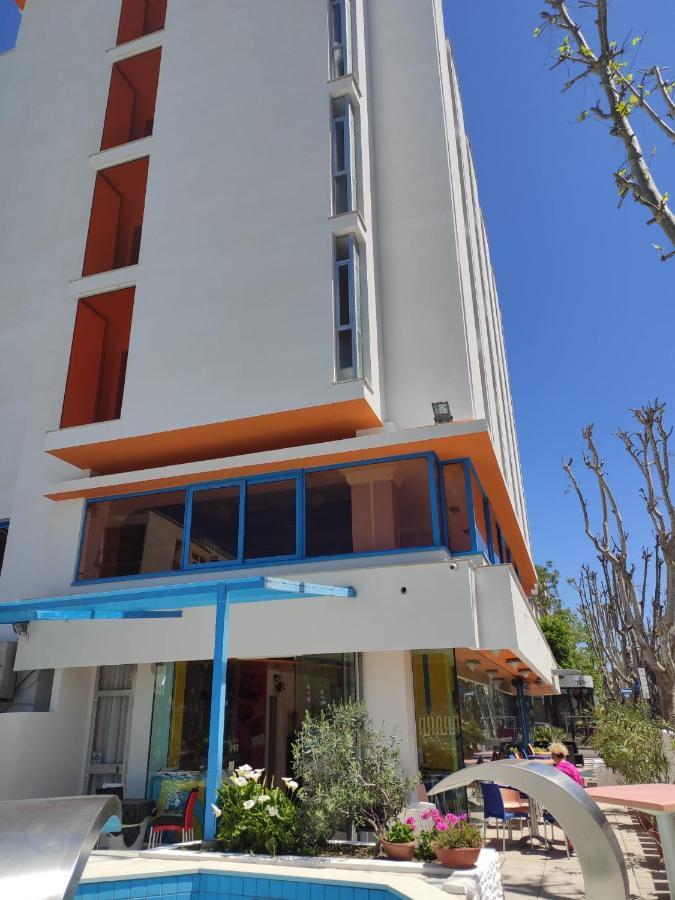 Hotel Senior Cattolica Eksteriør bilde