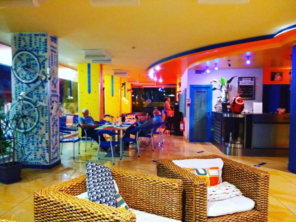 Hotel Senior Cattolica Eksteriør bilde