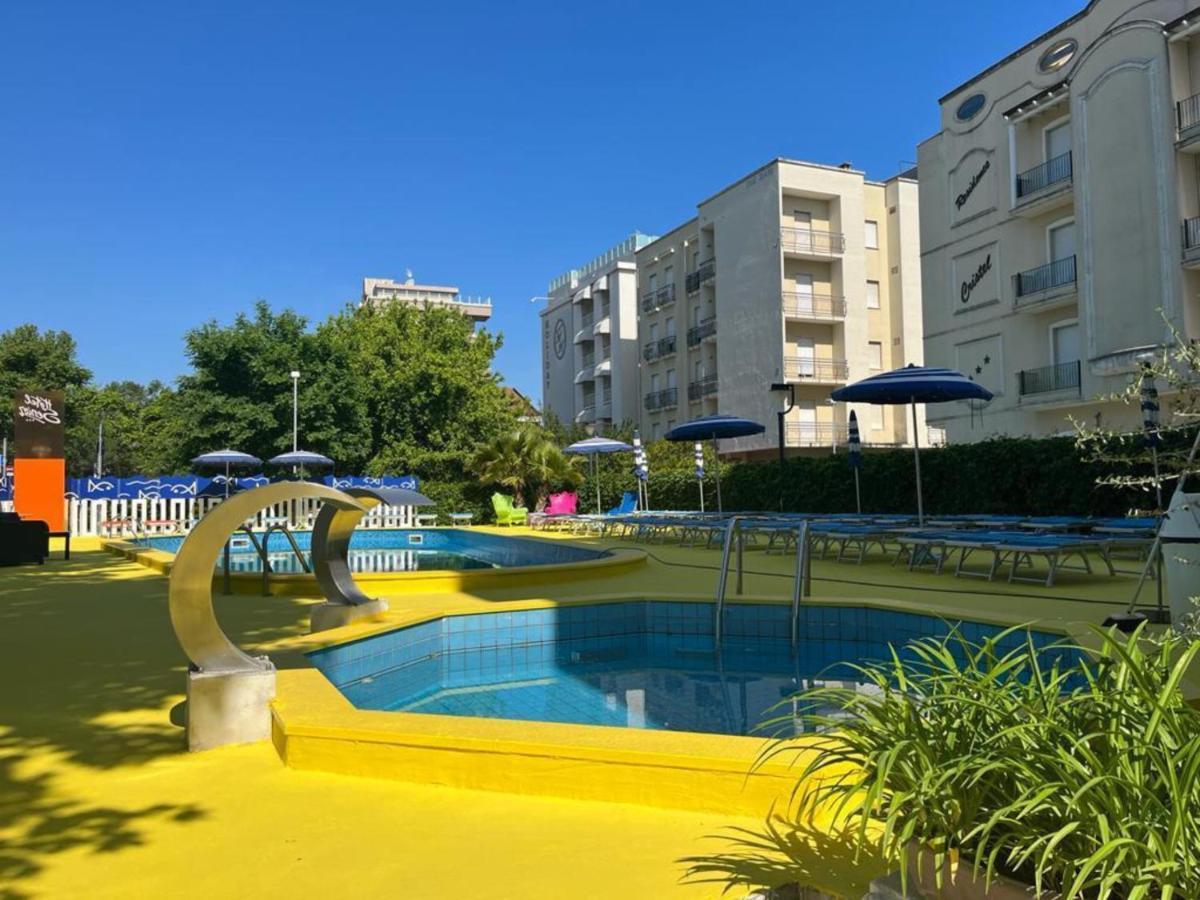Hotel Senior Cattolica Eksteriør bilde