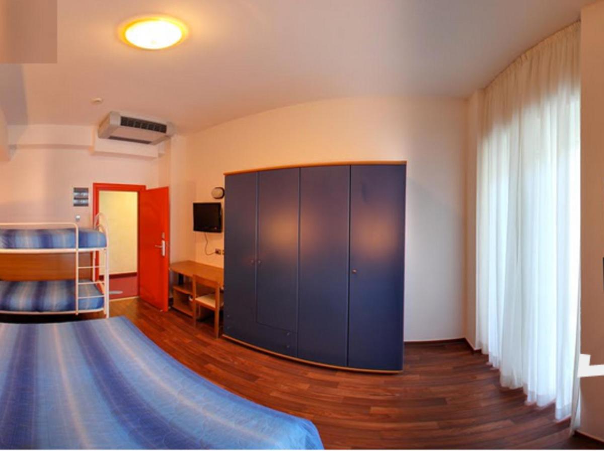 Hotel Senior Cattolica Eksteriør bilde