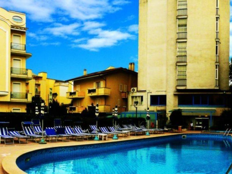 Hotel Senior Cattolica Eksteriør bilde